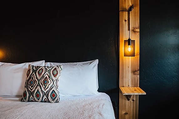 Deluxe Queen Photo 1